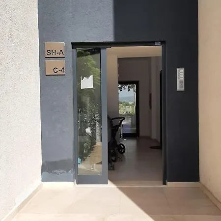 Hadri Valamar * Durrës